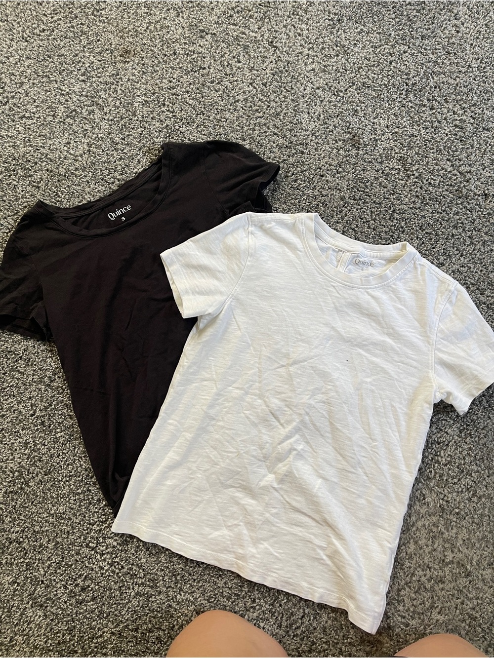 Quince basic tee bundle organic cotton black & white cozy 90s summer size small
